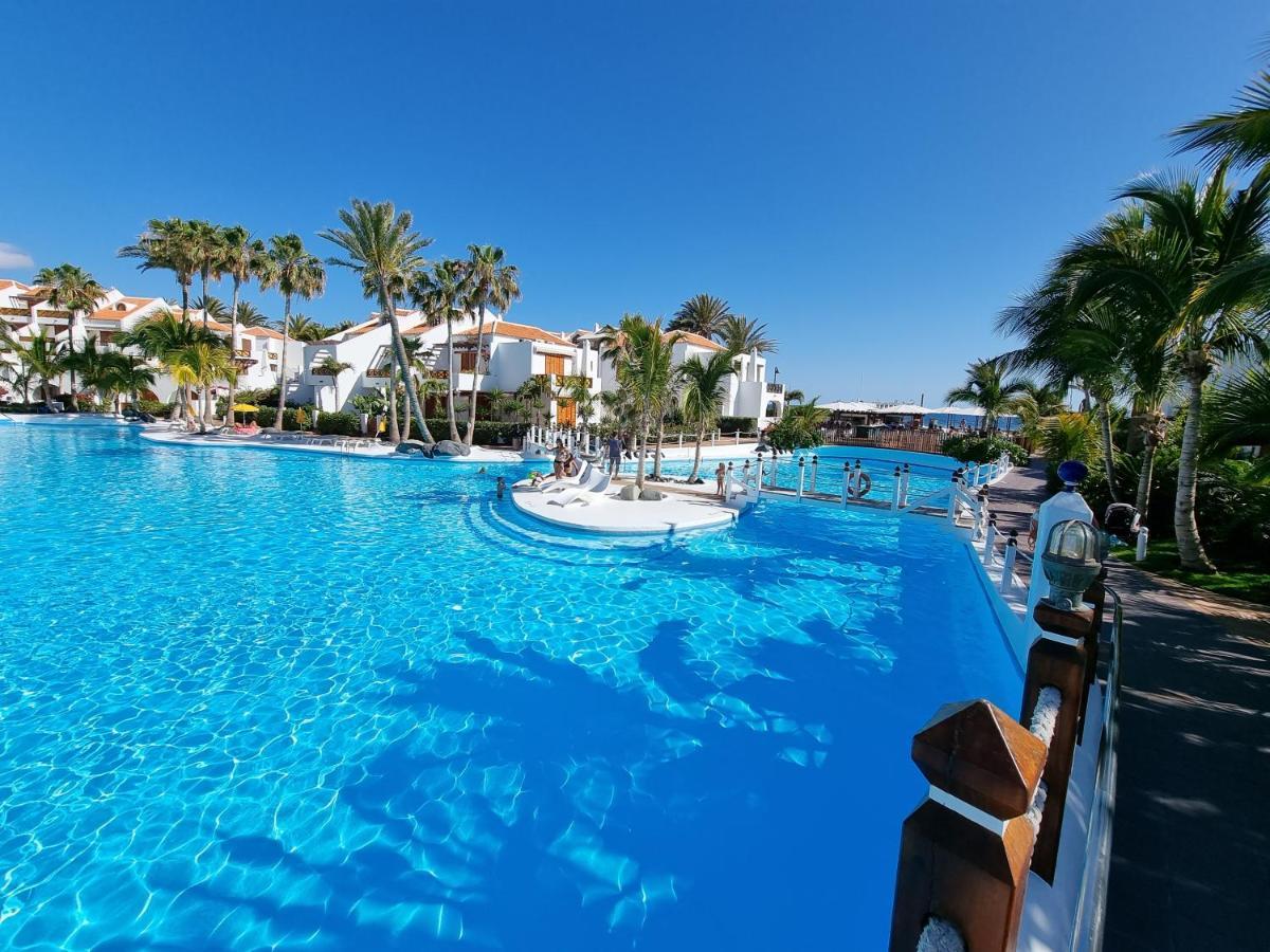Studio No 2 Just 100 To Beach And Sea, Large Terrace, Heated Pool, Wifi, Aircondition For A Fee Playa de las Americas  Exterior foto