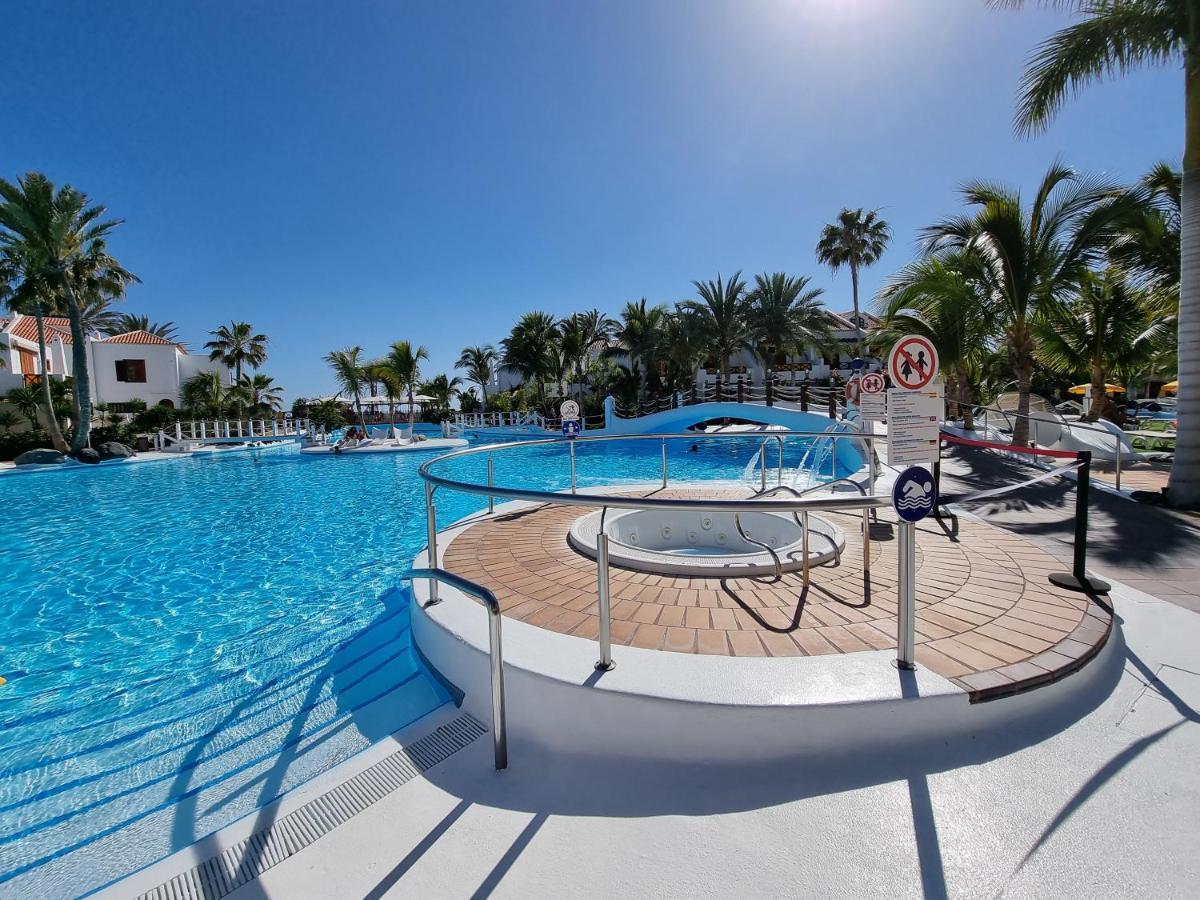 Studio No 2 Just 100 To Beach And Sea, Large Terrace, Heated Pool, Wifi, Aircondition For A Fee Playa de las Americas  Exterior foto